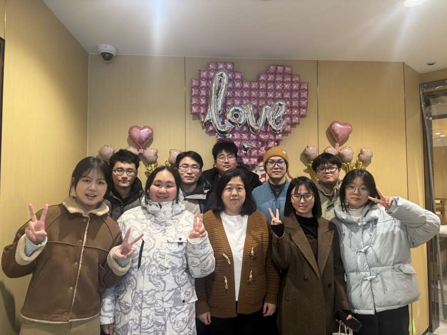 2025.02.14课题组在海底捞开工聚餐